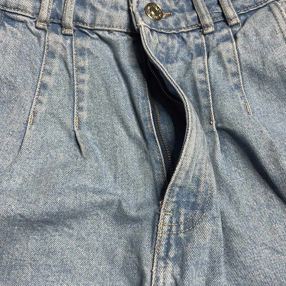 Zara | Light High Rise Paperbag Fit Jean Shorts | Classic Throwback Style | Sz 2 - Picture 4 of 10